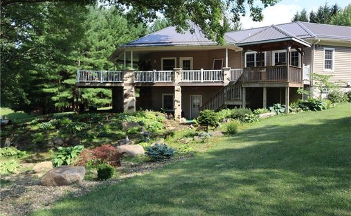 House in West Farmington, Ohio, United States 1