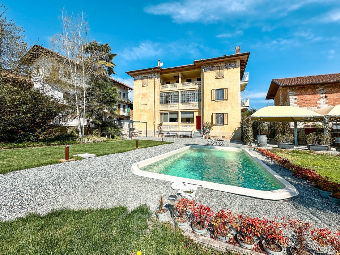 Villa in Cecca-Agagliate, Piedmont, Italy 1 - 18421432
