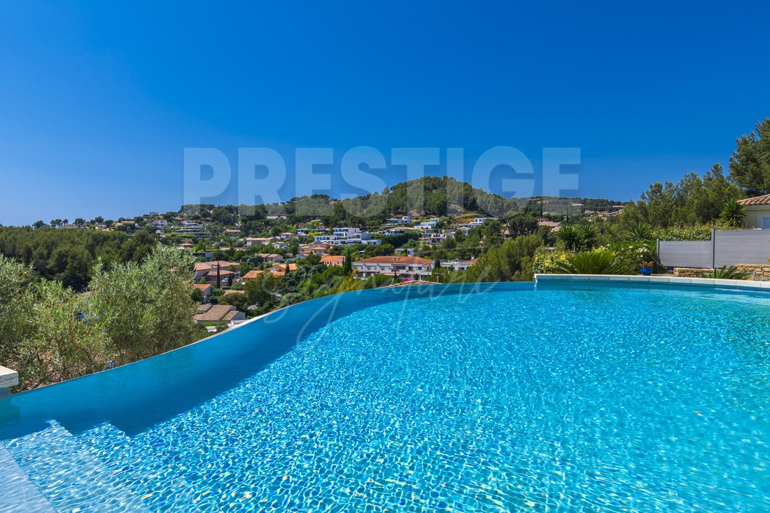 Villa in Bandol, Provence-Alpes-Côte d'Azur, France 2 - 18422969