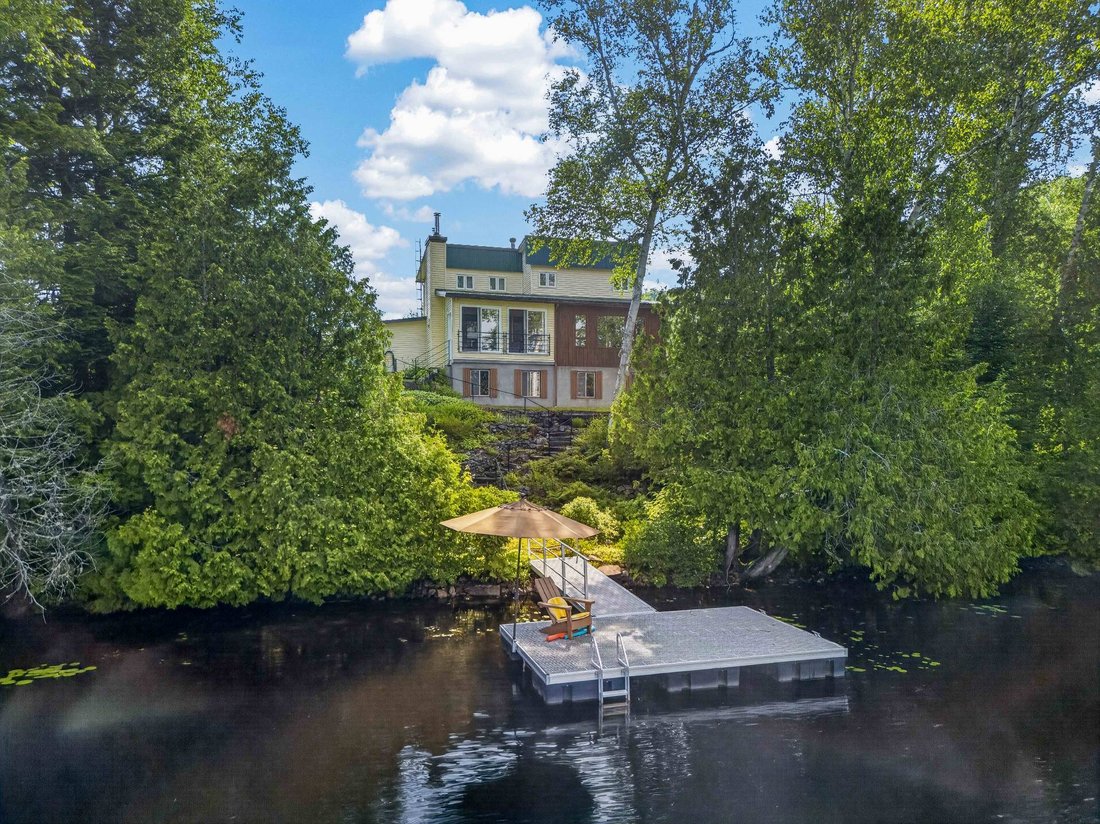 House in Amherst, Quebec, Canada 4 - 18420808