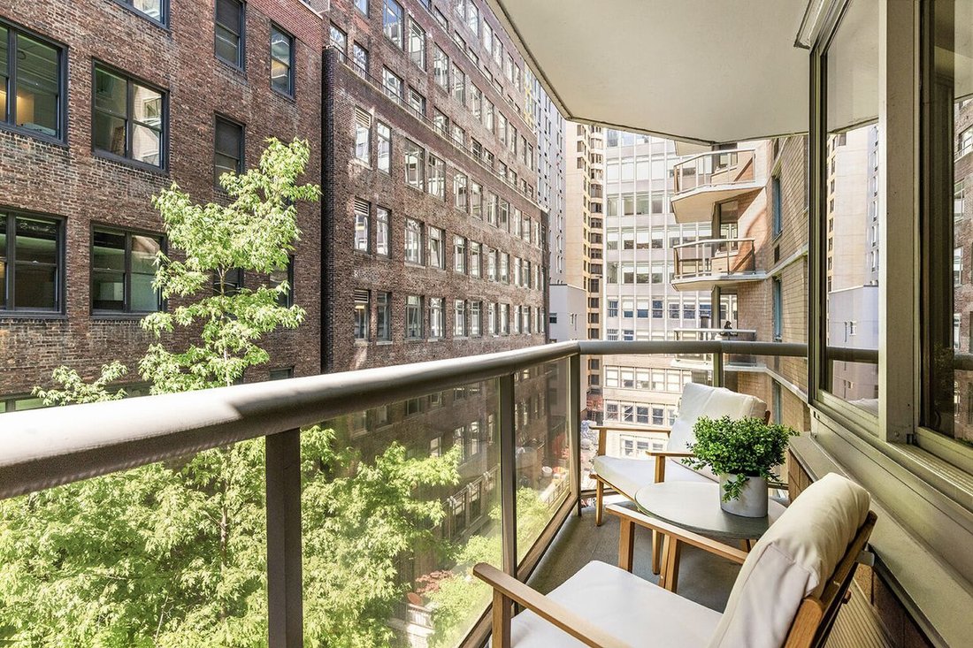 Condo in New York, New York, United States 4 - 17694072