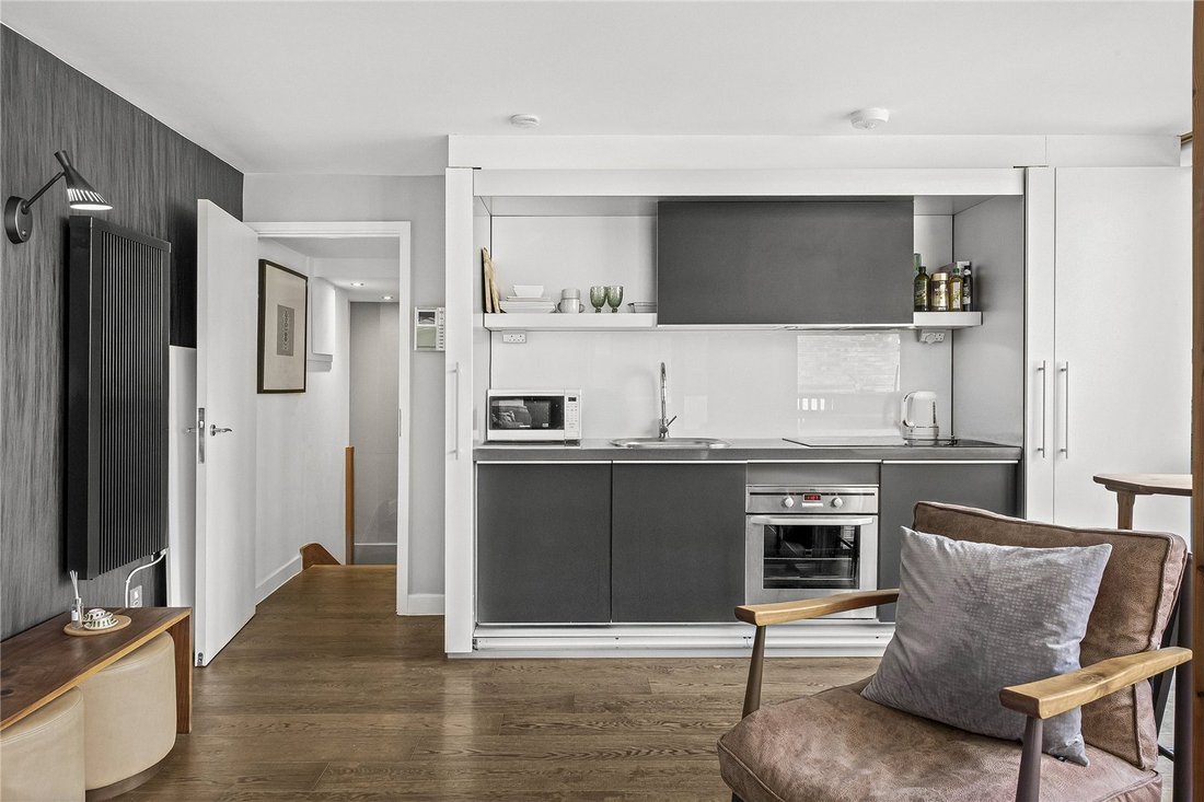 Apartment in Fitzrovia, Camden, England 3 - 18420805
