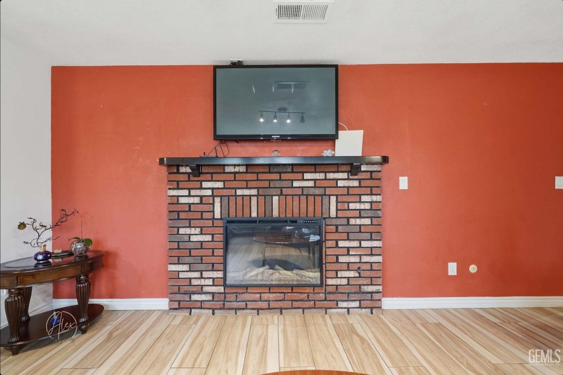 House in Bakersfield, California, United States 5 - 18423997