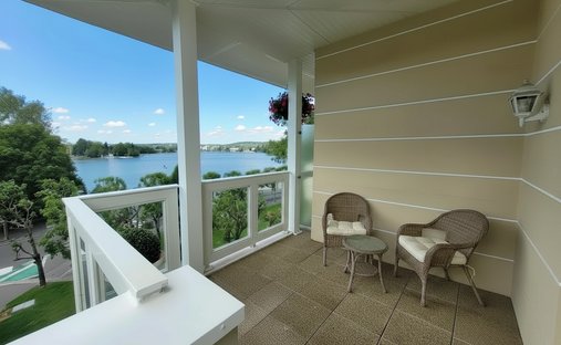 Apartment in Centre Ville-Tour du Lac, Enghien-les-Bains, France 1