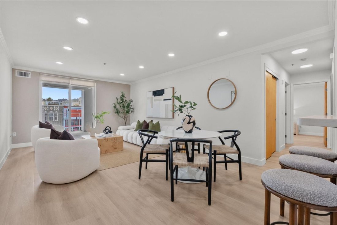 Condo in San Francisco, California, United States 4 - 18423197