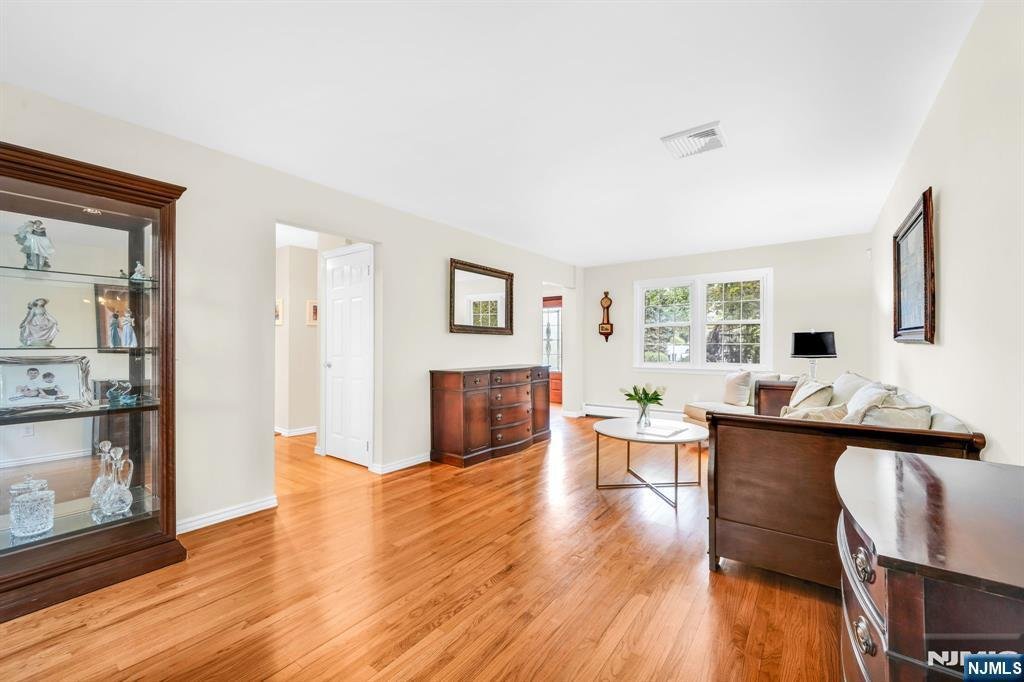 House in Wayne, New Jersey, United States 5 - 18420695