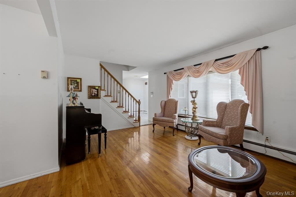 House in Huntington Station, New York, United States 3 - 18420521