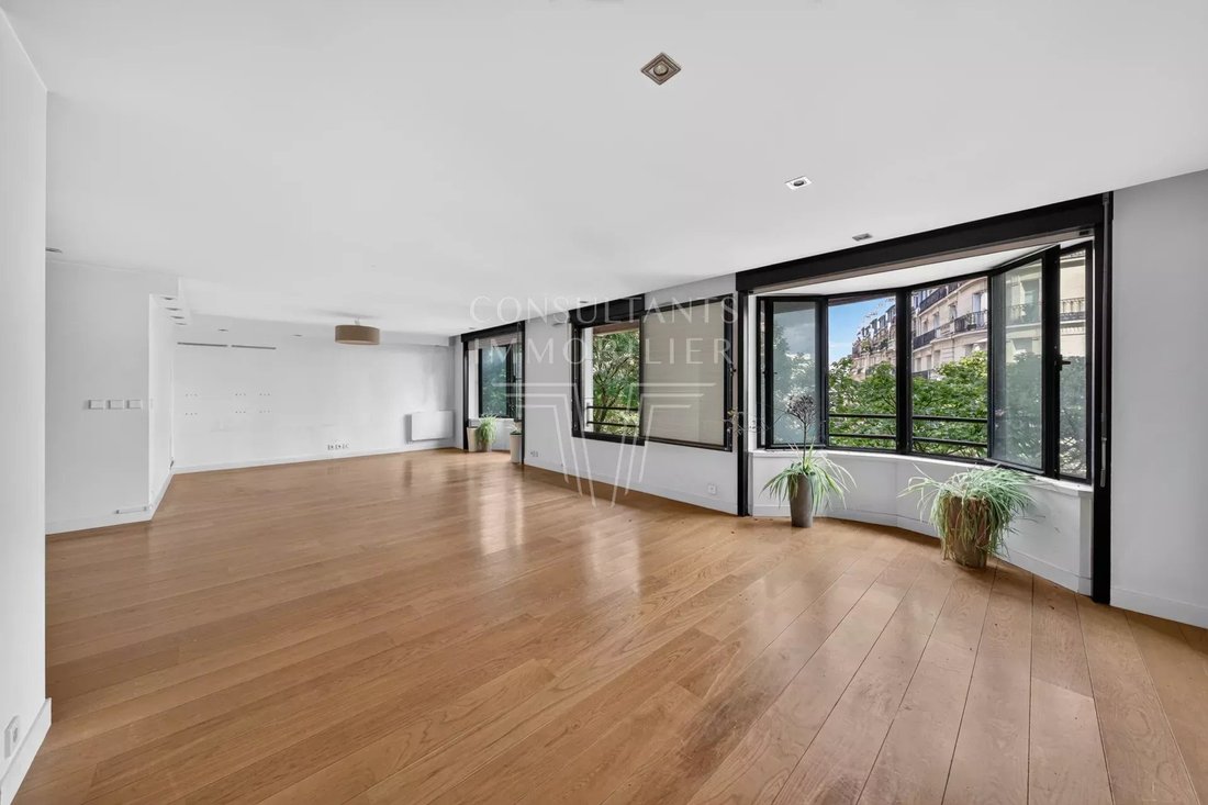 Apartment in Auteuil Sud, Paris 16e Arrondissement, Paris 1 - 18421355