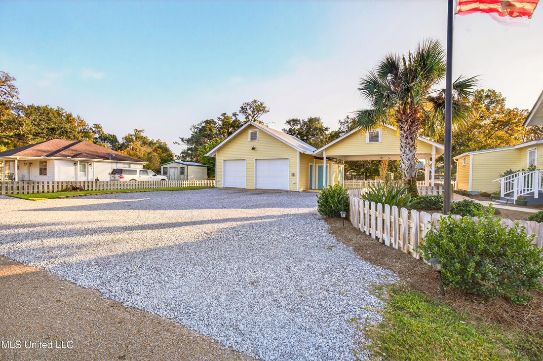 House in Bay St. Louis, Mississippi, United States 4 - 18423022