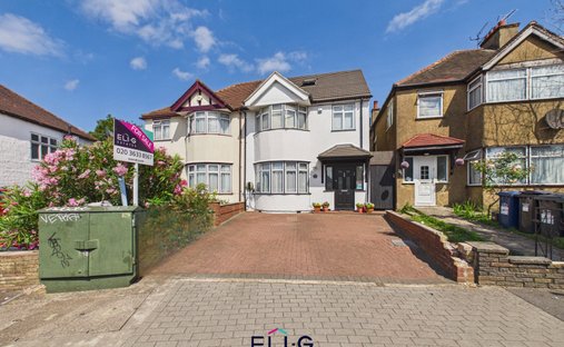 House in Brent Cross, Barnet, England 1