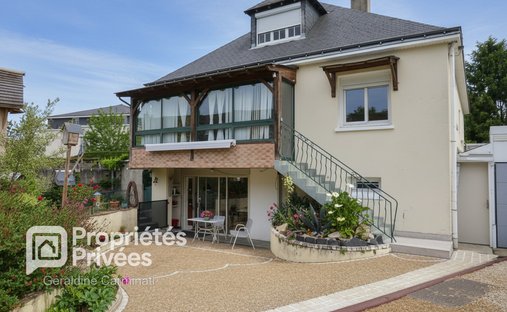 Villa in Saint-Cyr-sur-Loire, Centre-Val de Loire, France 1