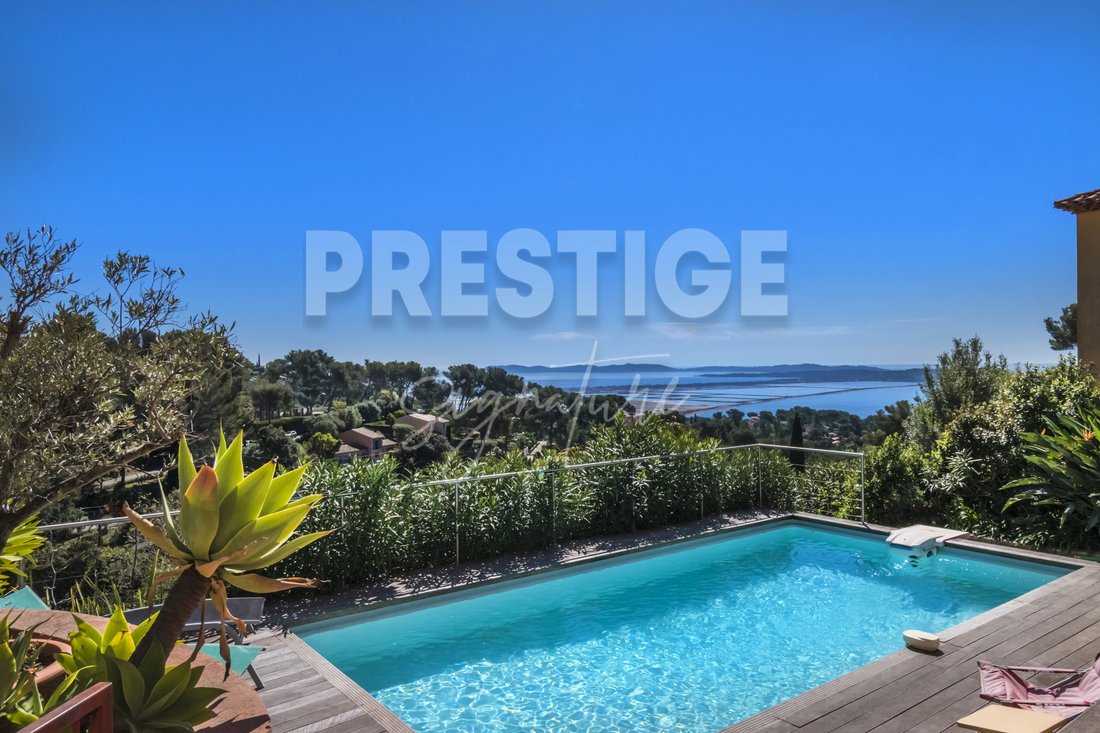 Villa in Hyeres, Provence-Alpes-Côte d'Azur, France 1 - 18422942