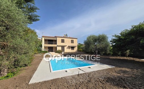 Villa in Bois Fleuri-Chevre d'Or-Saint Philippe, Biot, France 1