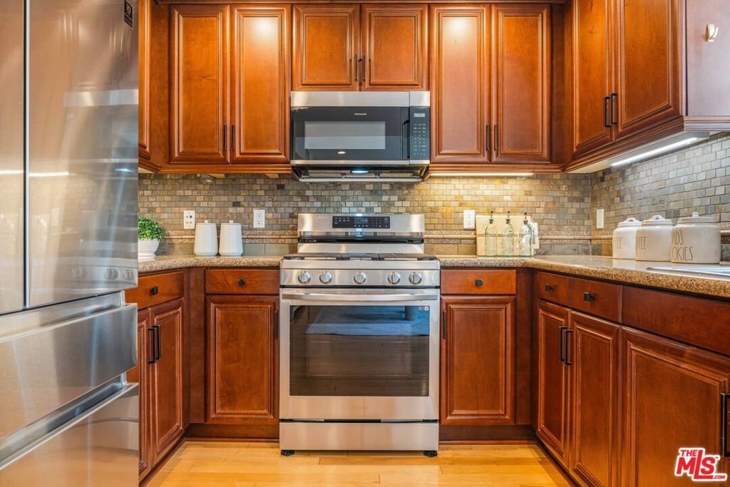 Condo in Los Angeles, California, United States 4 - 18423396