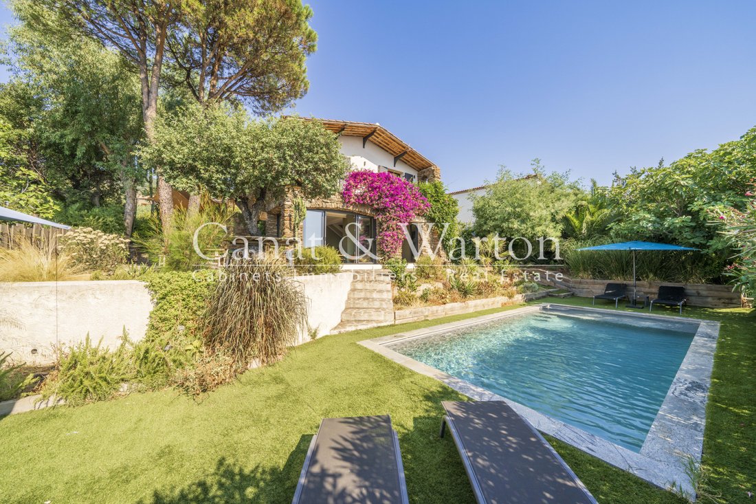 Villa in Sud, Cavalaire-sur-Mer, France 3 - 18423995