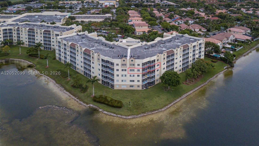 Condo in Doral, Florida, United States 4 - 18423073