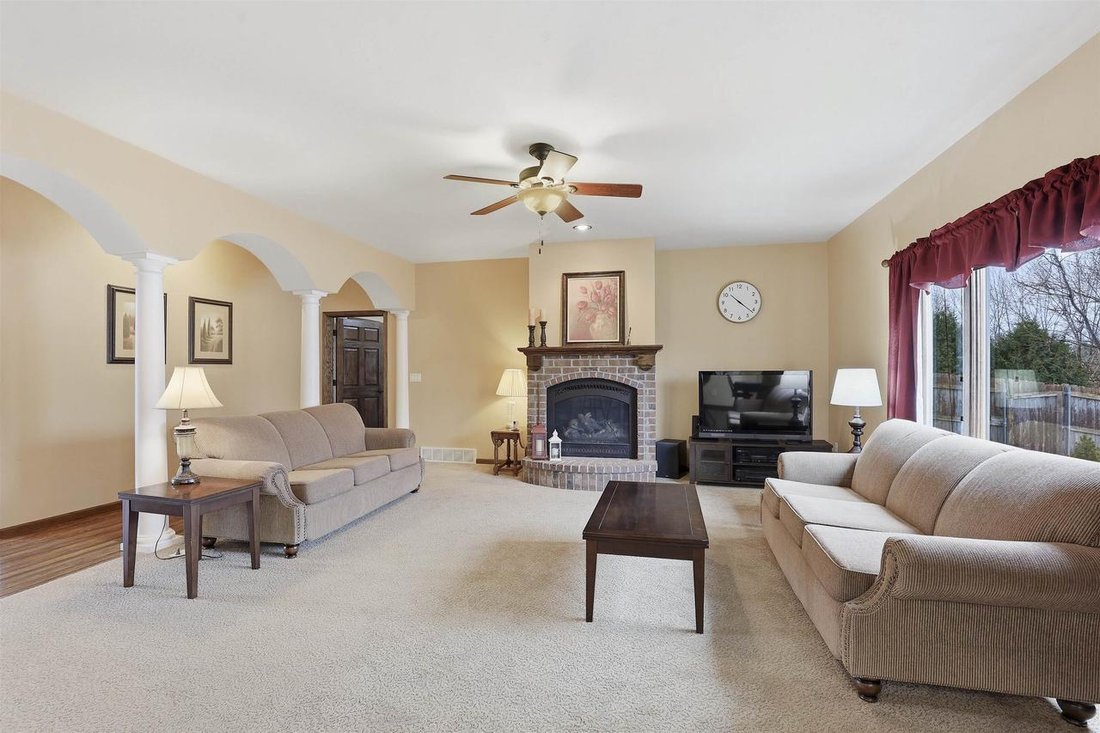 House in Menasha, Wisconsin, United States 4 - 18423247