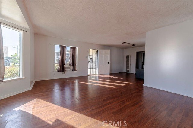 Whittier, California, United States 1 - 18421701