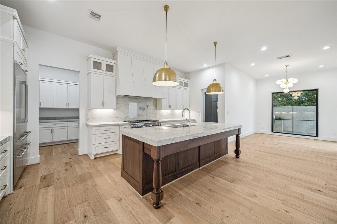 House in Houston, Texas, United States 3 - 18422630