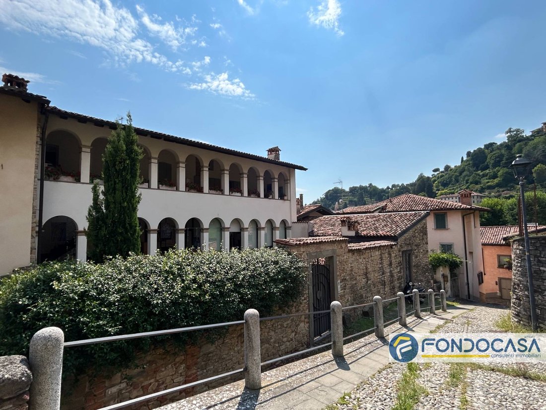 Apartment in Upper Town, Bergamo, Lombardy 1 - 18424955
