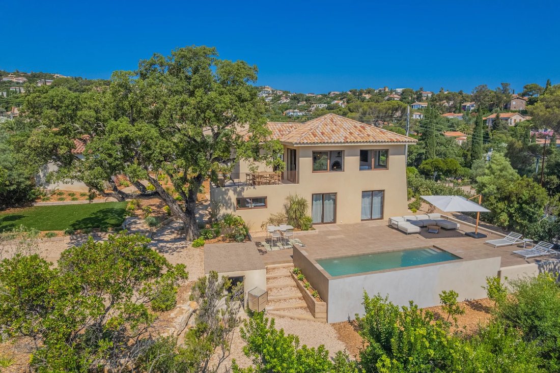 Villa in Les Issambres, Roquebrune-sur-Argens, France 1 - 18421356