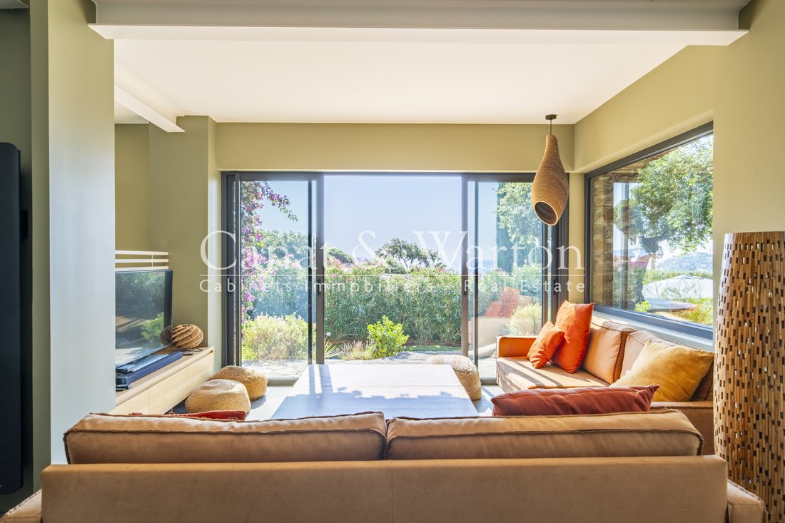 Villa in Sud, Cavalaire-sur-Mer, France 2 - 18423995