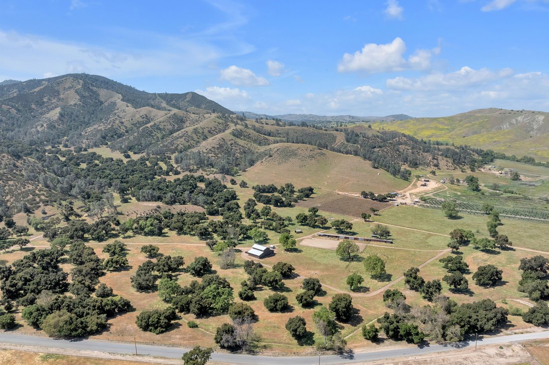 House in Hollister, California, United States 1 - 18421897