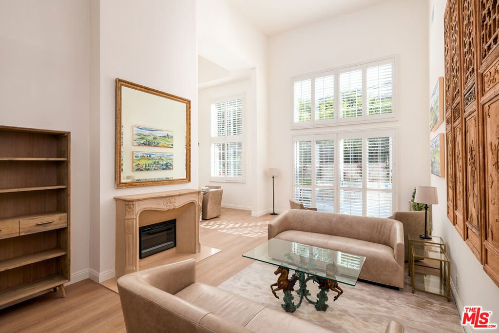 Condo in Los Angeles, California, United States 4 - 18423440