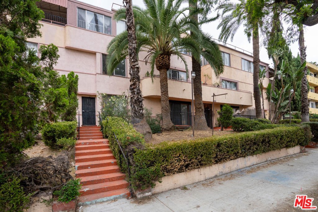 Los Angeles, California, United States 5 - 18423395