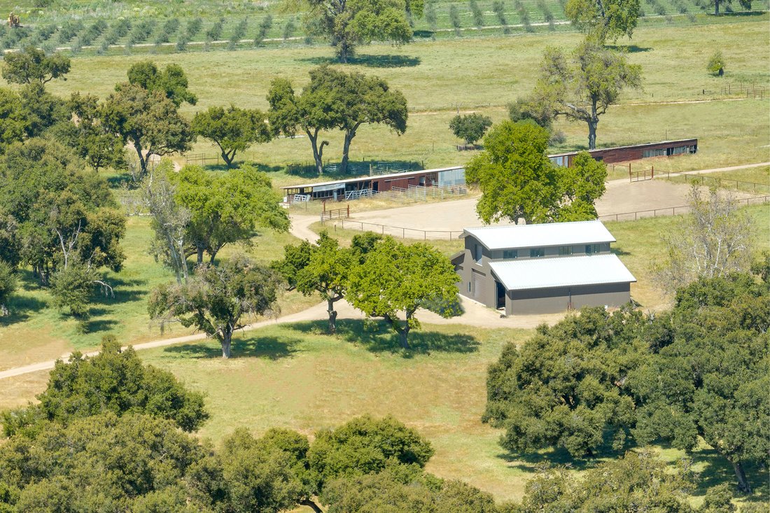 House in Hollister, California, United States 4 - 18421897