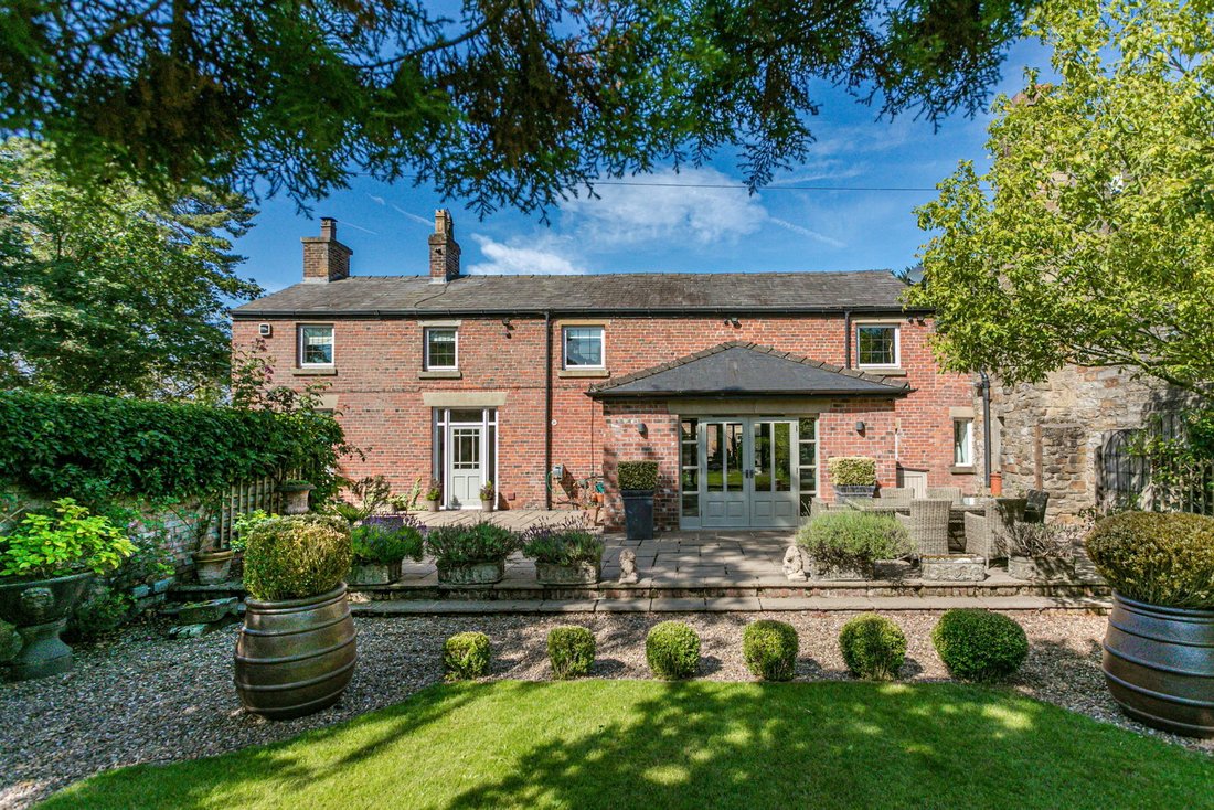 House in Borough of Wyre, England 1 - 18422073
