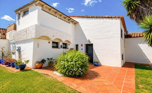 Haus in Estepona, Andalusien, Spanien 1