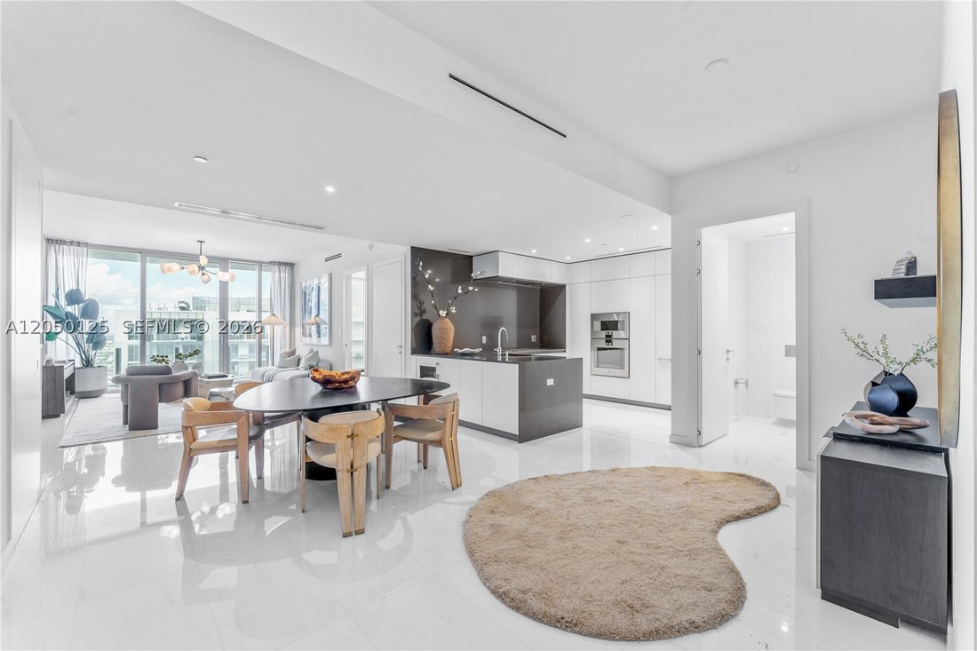 Condo in Miami, Florida, United States 1 - 18423075