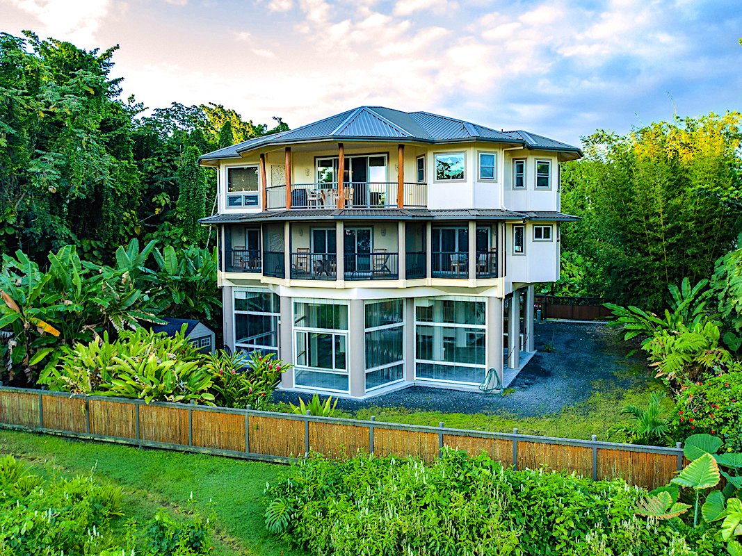 House in Hilo, Hawaii, United States 1 - 18423126