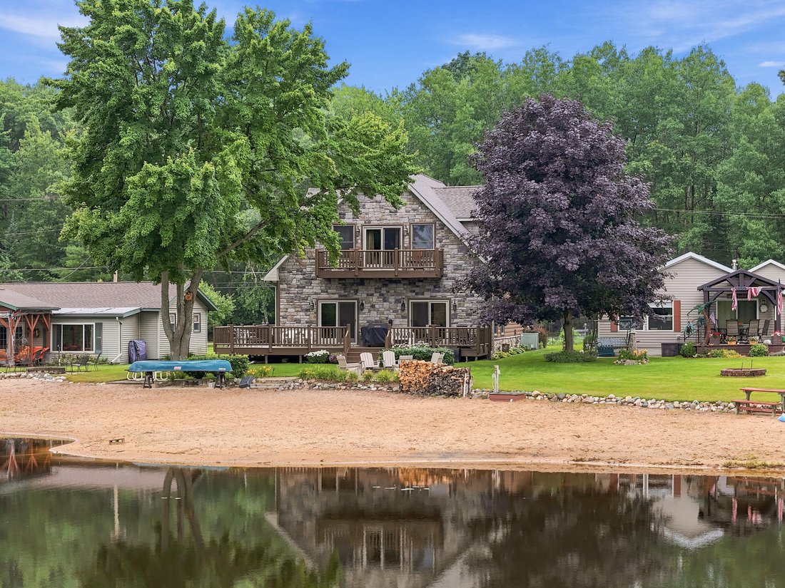 House in Prudenville, Michigan, United States 3 - 18421755