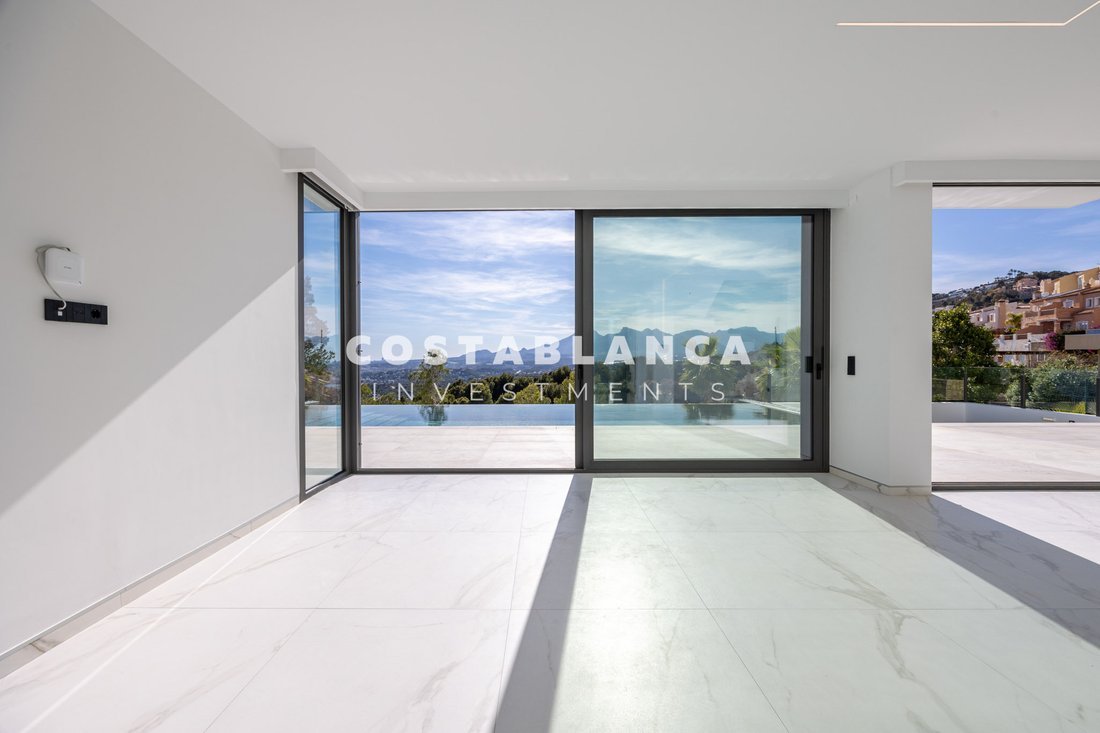 Villa in Zona de Mascarat, Valencian Community, Spain 5 - 18421268