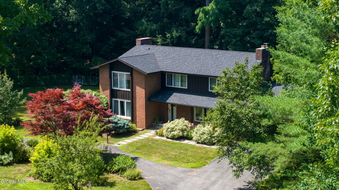 House in Saratoga Springs, New York, United States 2 - 17864207