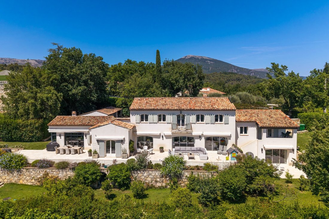 House in Châteauneuf-Grasse, Provence-Alpes-Côte d'Azur, France 2 - 18424005