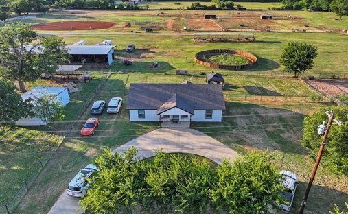 House in Cleburne, Texas, United States 1