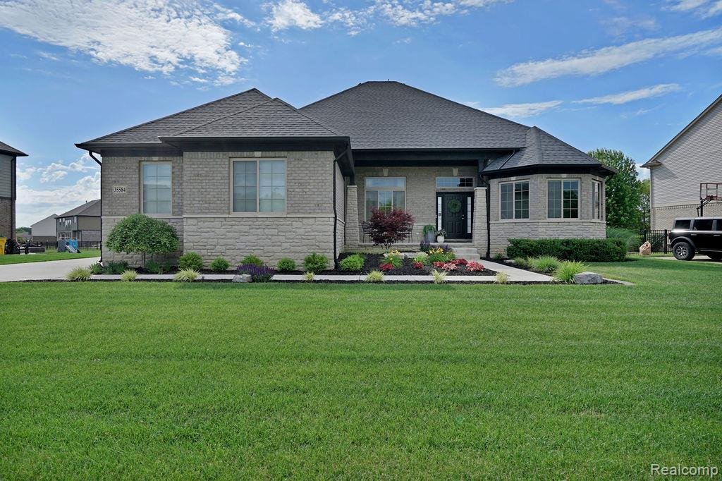 House in New Baltimore, Michigan, United States 1 - 18372903