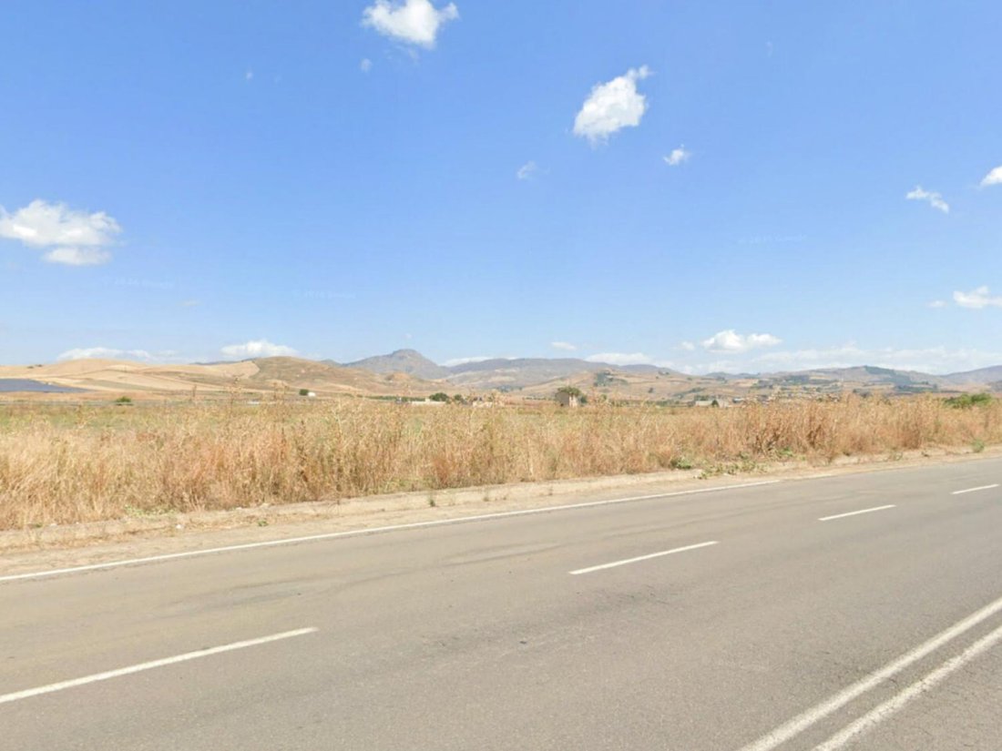Land in Pergusa, Sicily, Italy 4 - 18424442
