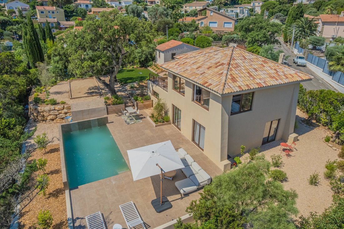 Villa in Les Issambres, Roquebrune-sur-Argens, France 3 - 18421356