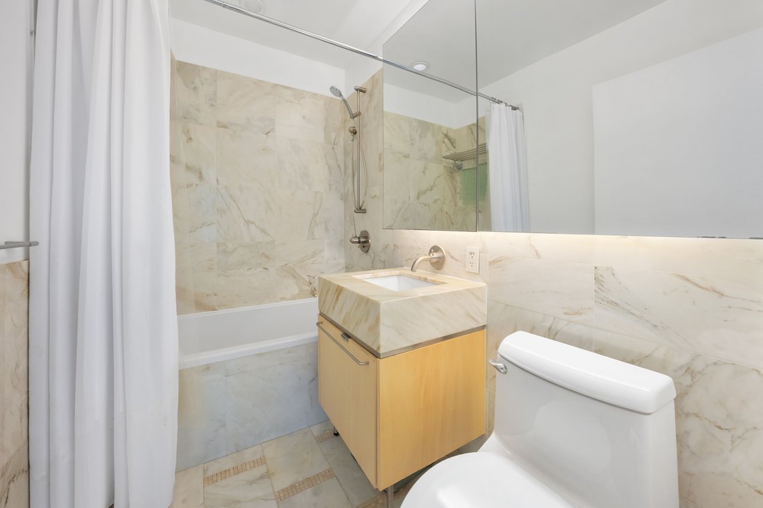 Condo in New York, New York, United States 5 - 18424355
