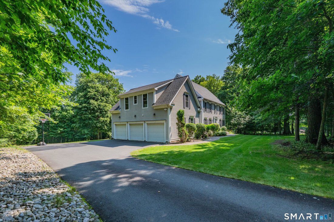 House in Burlington, Connecticut, United States 3 - 18380438