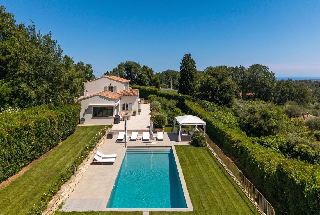 House in Châteauneuf-Grasse, Provence-Alpes-Côte d'Azur, France 3 - 18424005