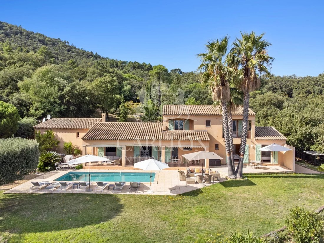 Villa in La Garde-Freinet, Provence-Alpes-Côte d'Azur, France 1 - 18421336