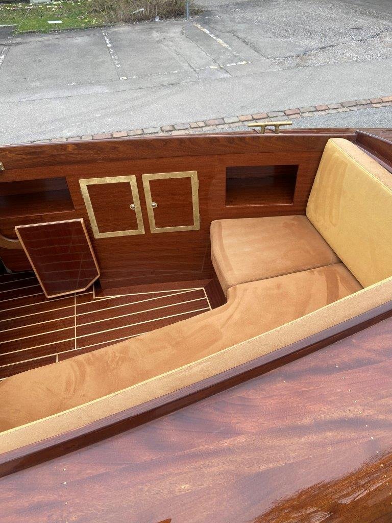 Classic in Lake Zurich, Switzerland 5 - 18425046