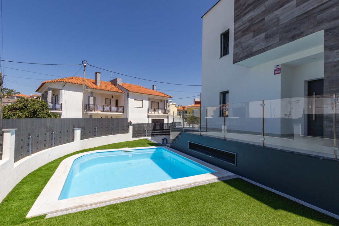 Villa in Charneca de Caparica e Sobreda, Setubal, Portugal 1 - 18420850