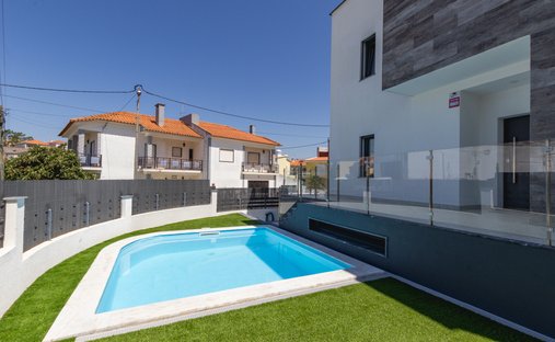 Villa in Charneca de Caparica e Sobreda, Setubal, Portugal 1