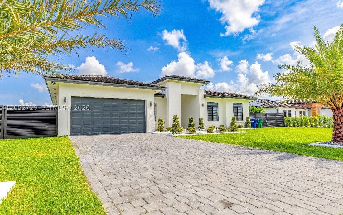 House in Miami, Florida, United States 1 - 18423099